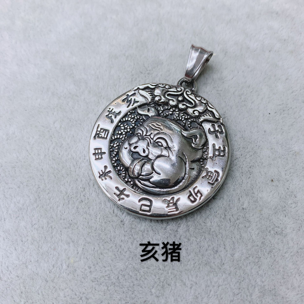 Schöne Halskette mit einzigartigem Stil