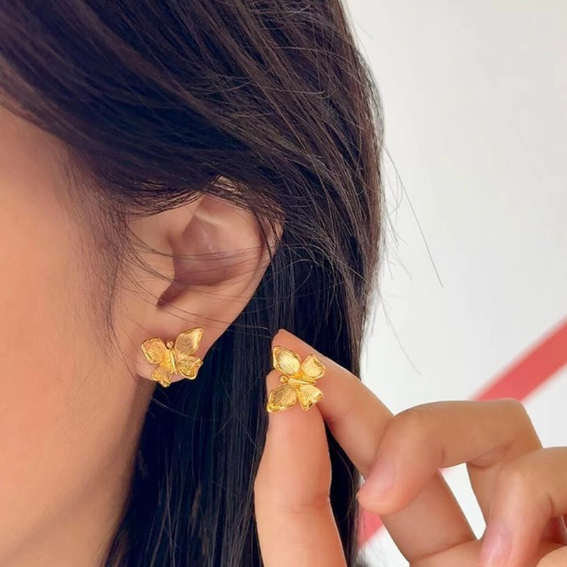 Schöne Gold Halskette mit einzigartigem Stil