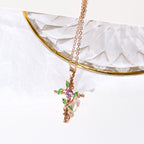 Schöne Halskette mit einzigartigem Stil