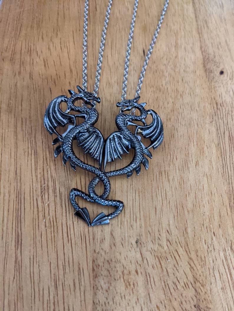 Schöne Halskette mit einzigartigem Stil