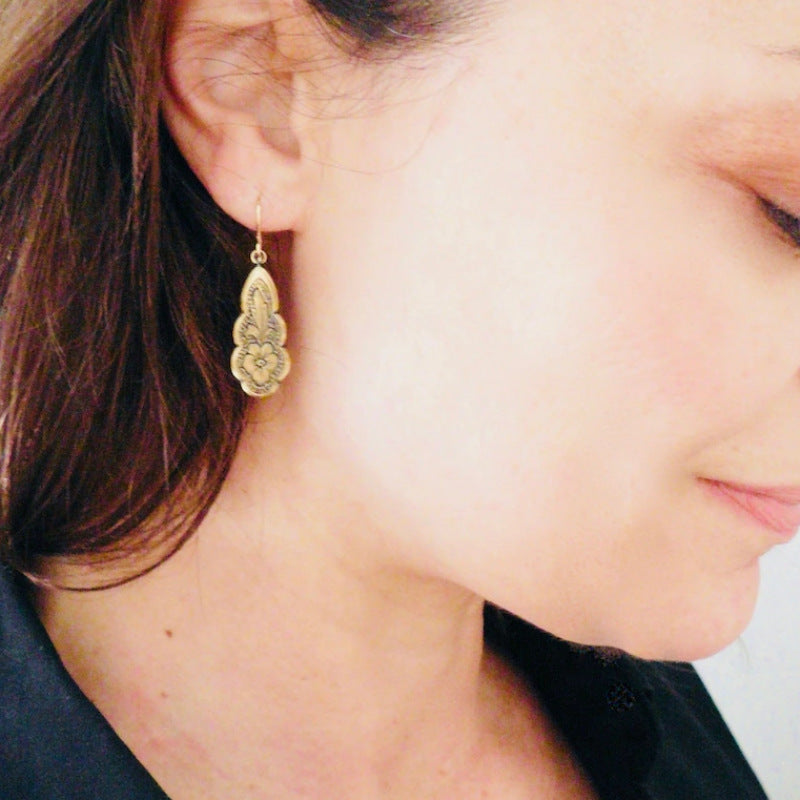 Atemberaubende Gold Ohrring für den Alltag