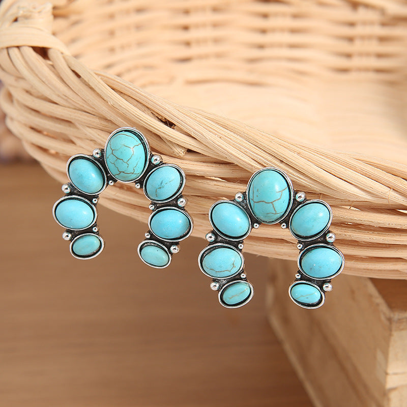 Zarte handwerkliche Ohrring