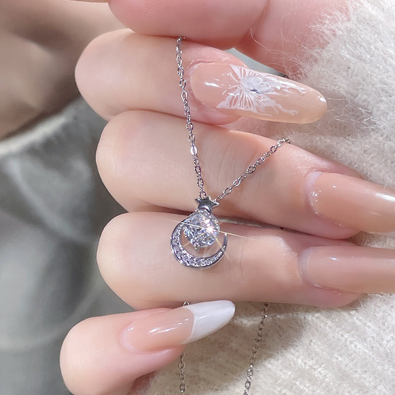 Schöne Halskette mit einzigartigem Stil