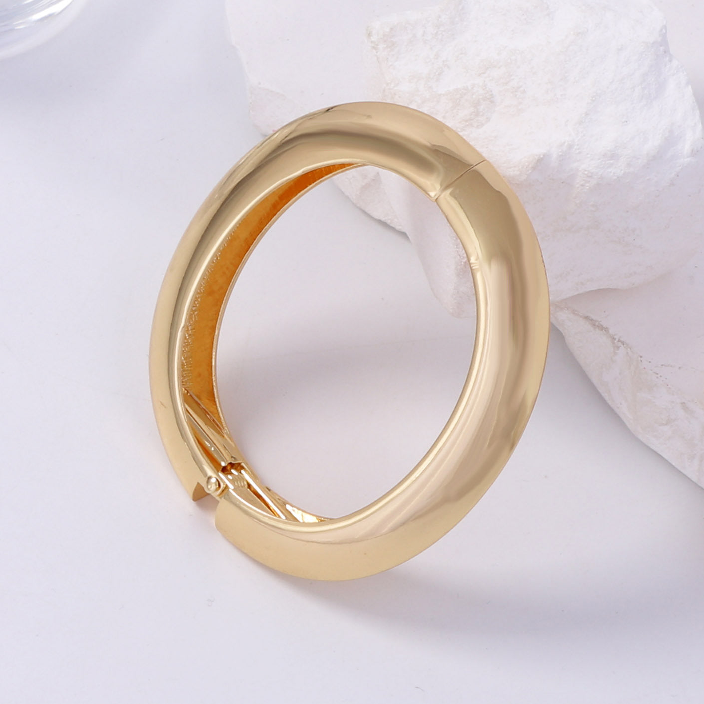 Schöne Armband mit einzigartigem Stil