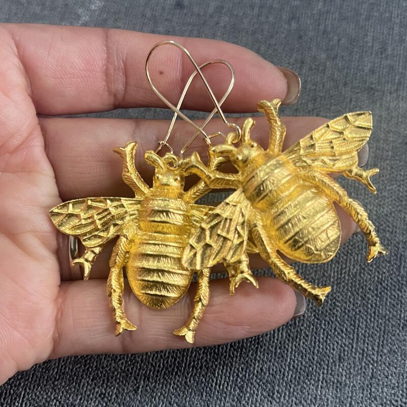 Atemberaubende Ohrring für den Alltag