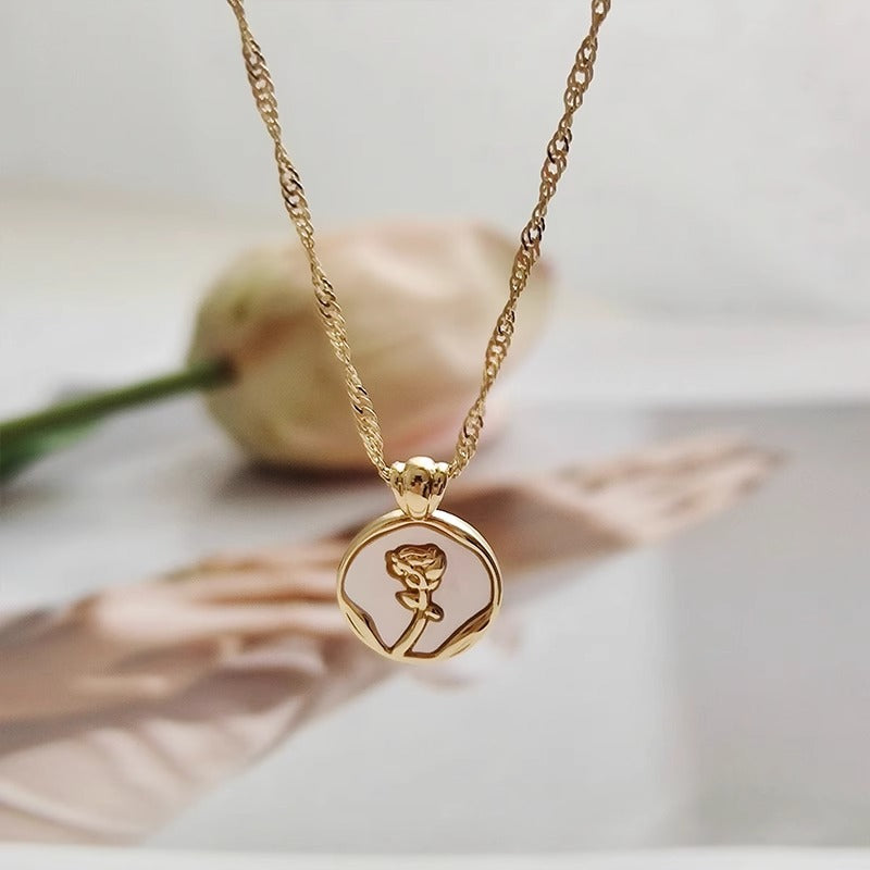 Zarte handwerkliche Halskette