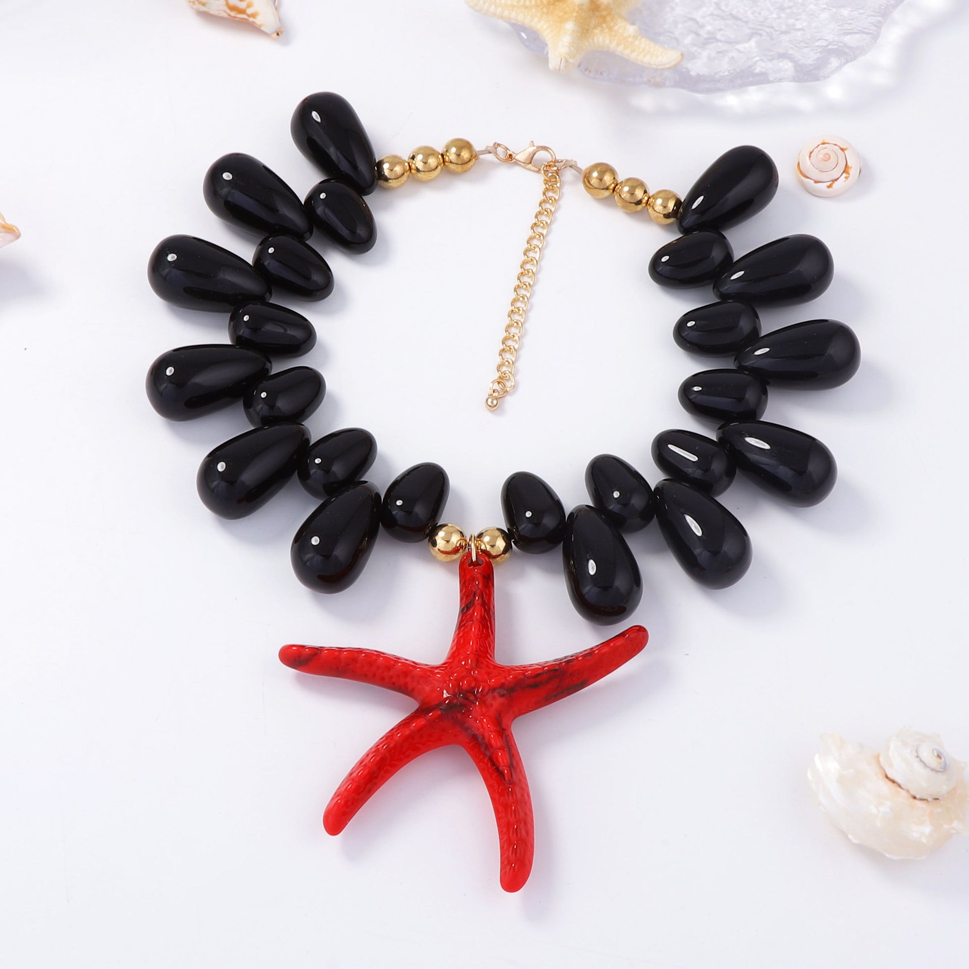 Schöne Halskette mit einzigartigem Stil