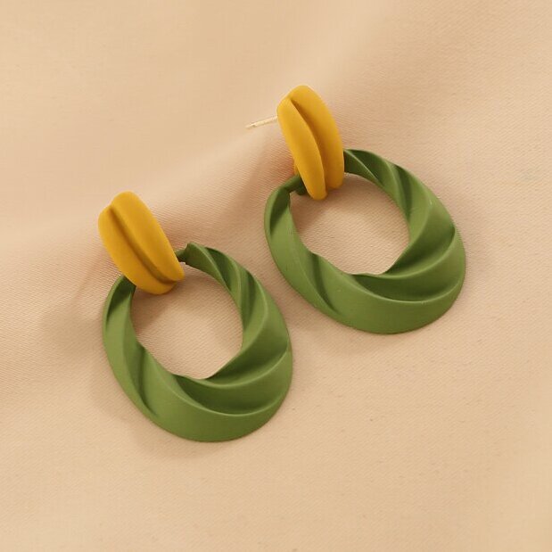 Atemberaubende Ohrring für den Alltag