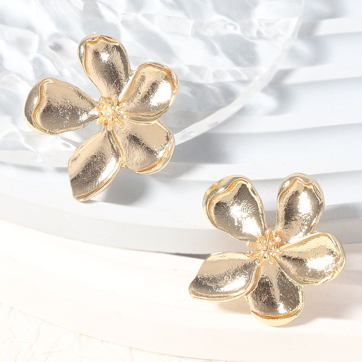 Atemberaubende Ohrring für den Alltag