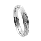 Zarte handwerkliche Ring