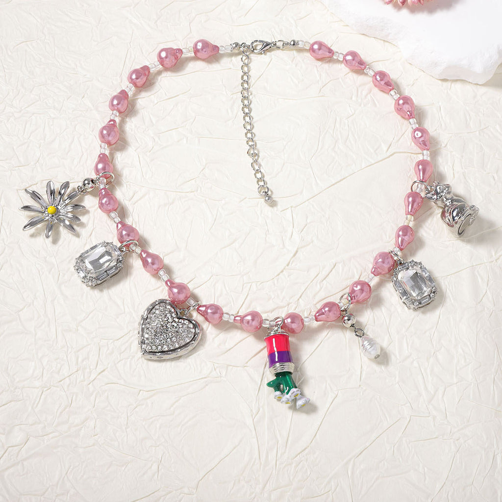 Schöne Halskette mit einzigartigem Stil