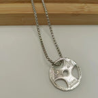 Zarte handwerkliche Halskette