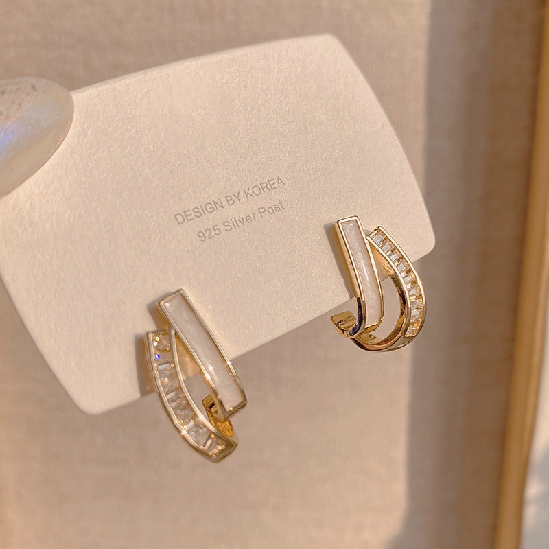 Atemberaubende Ohrring für den Alltag