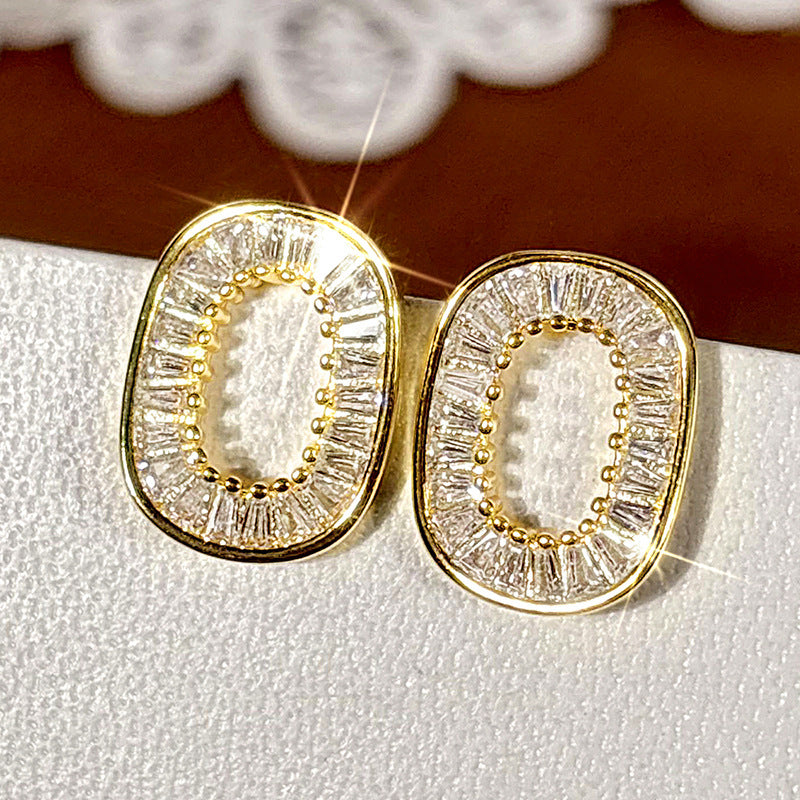 Atemberaubende Ohrring für den Alltag