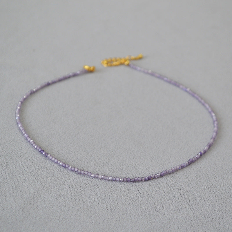 Schöne Halskette mit einzigartigem Stil