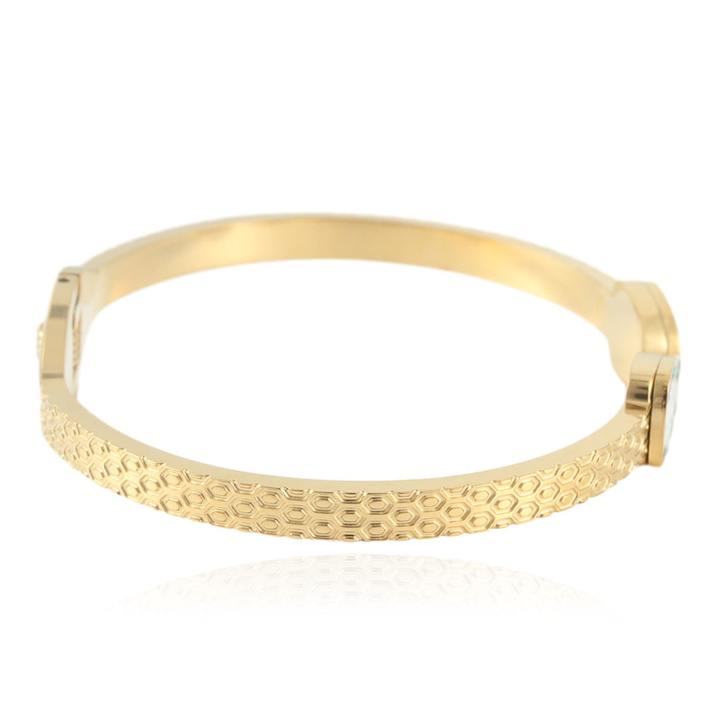 Schöne Armband mit einzigartigem Stil