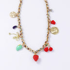 Schöne Halskette mit einzigartigem Stil