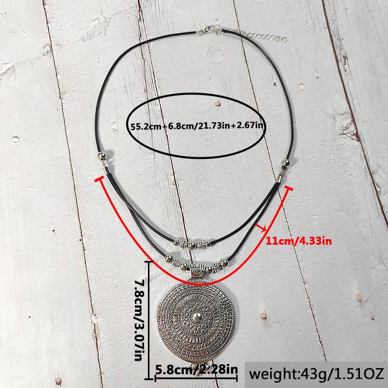 Zarte handwerkliche Halskette