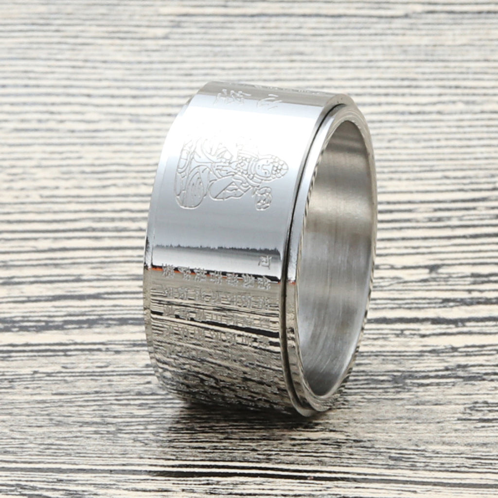 Zarte handwerkliche Ring