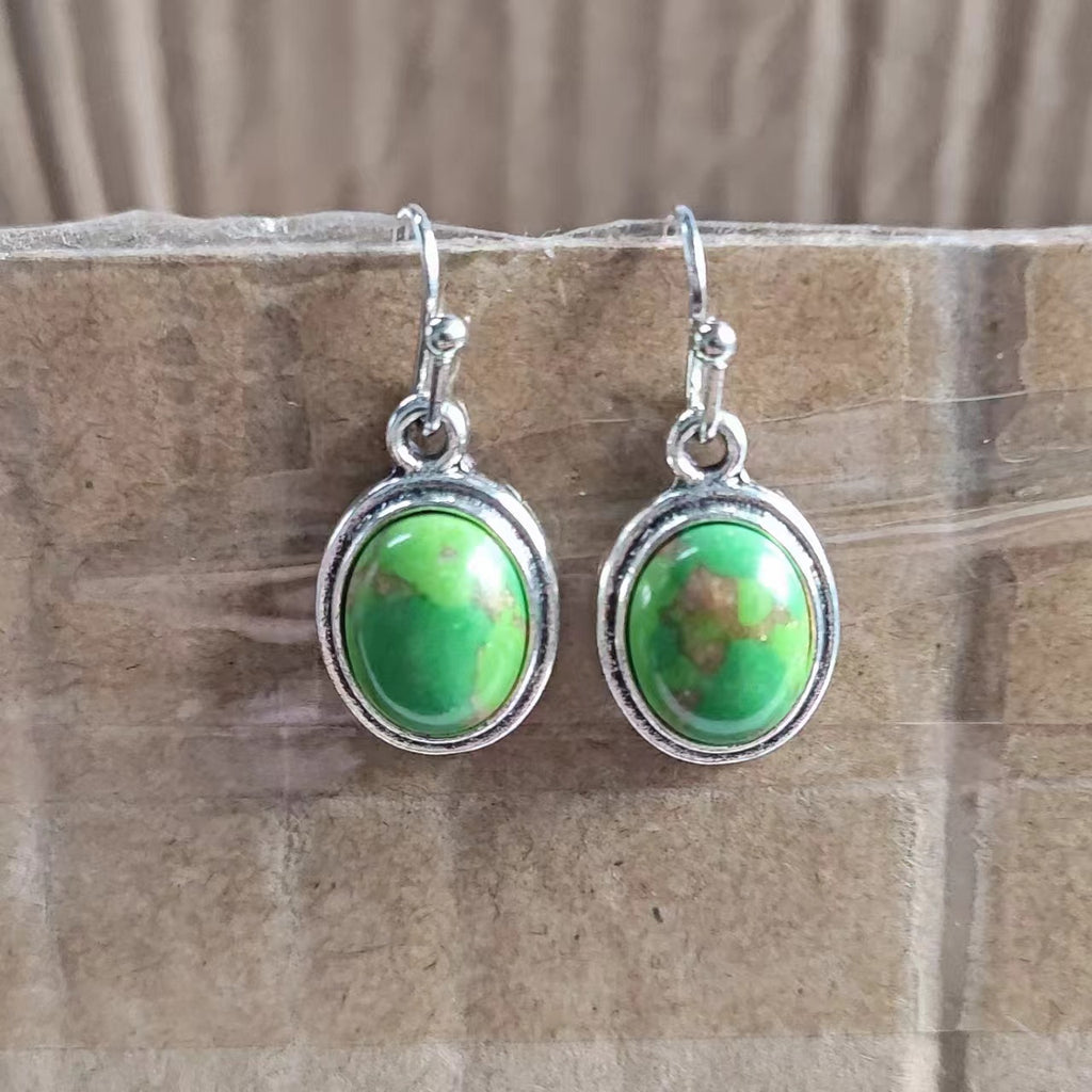 Zarte handwerkliche Ohrring