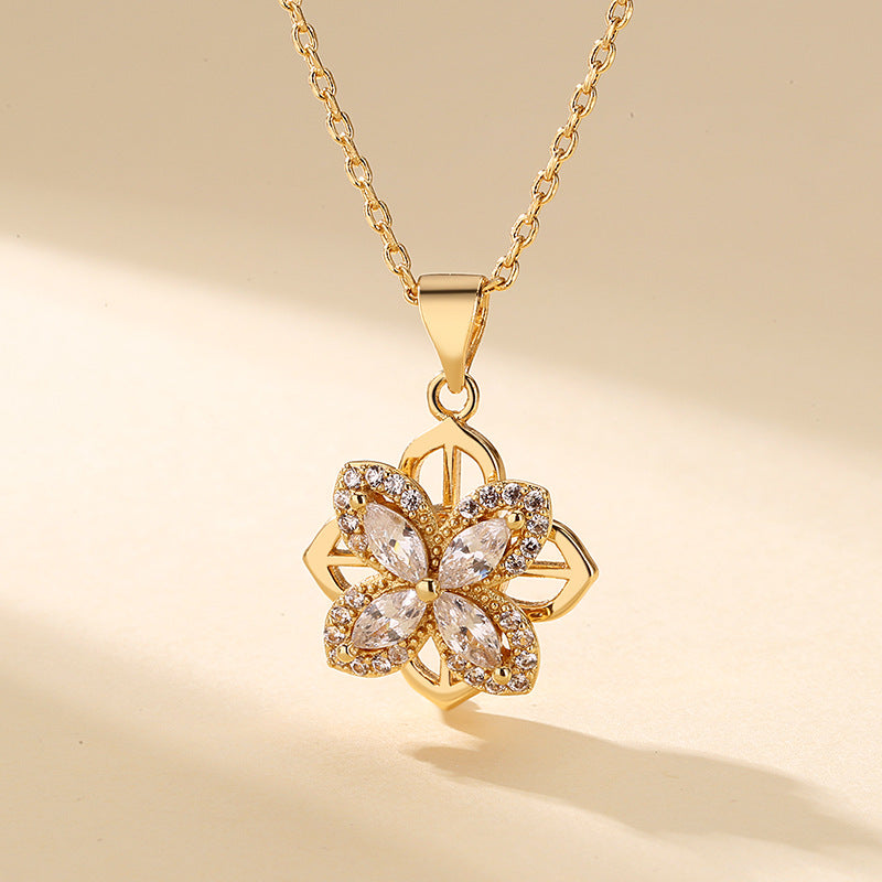 Zarte handwerkliche Halskette