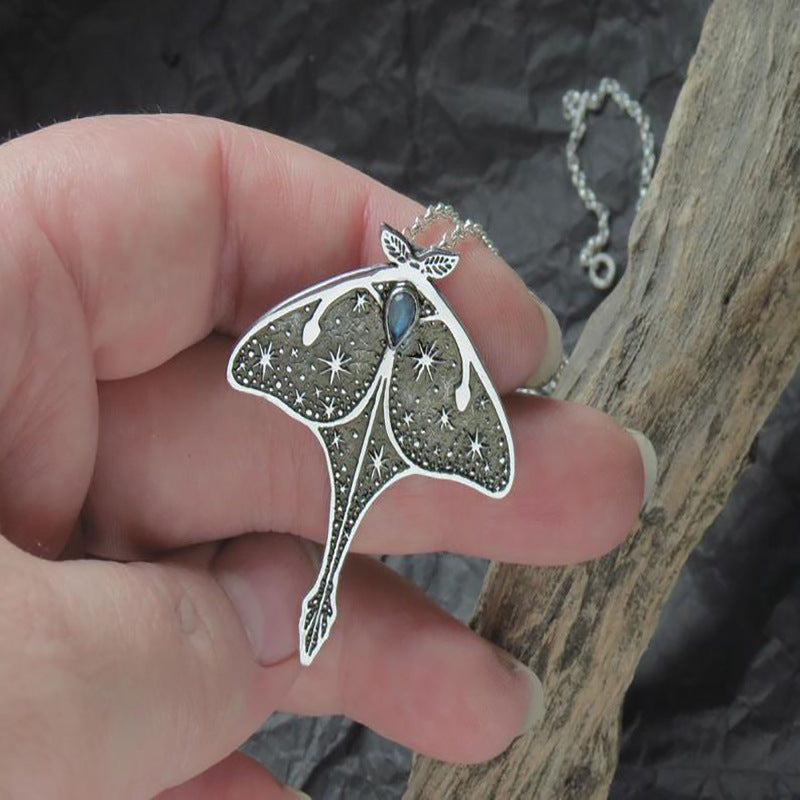 Zarte handwerkliche Halskette