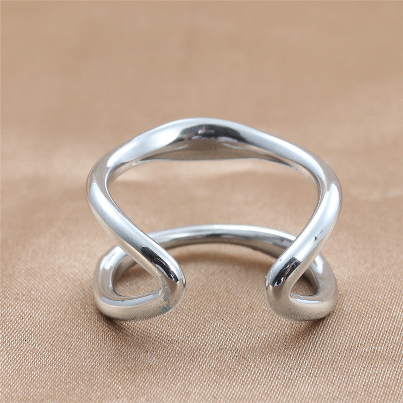 Zarte handwerkliche Ring