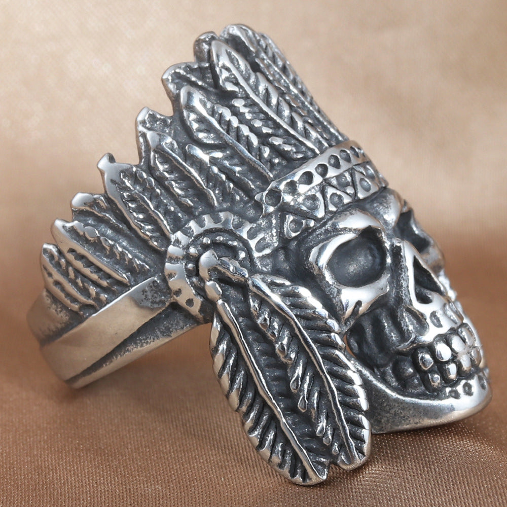 Zarte handwerkliche Ring