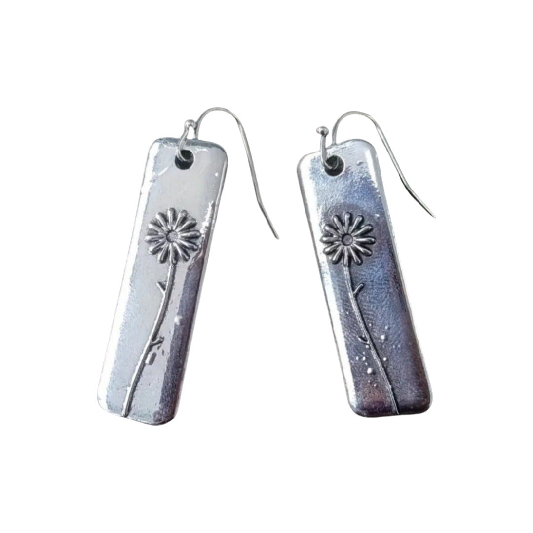 Zarte handwerkliche Ohrring