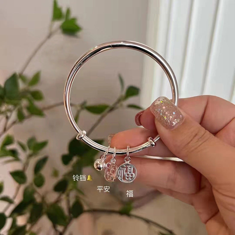 Schöne Armband mit einzigartigem Stil