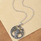 Schöne Halskette mit einzigartigem Stil