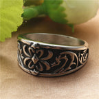 Zarte handwerkliche Ring