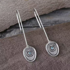 Zarte handwerkliche Ohrring