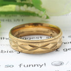 Zarte handwerkliche Ring