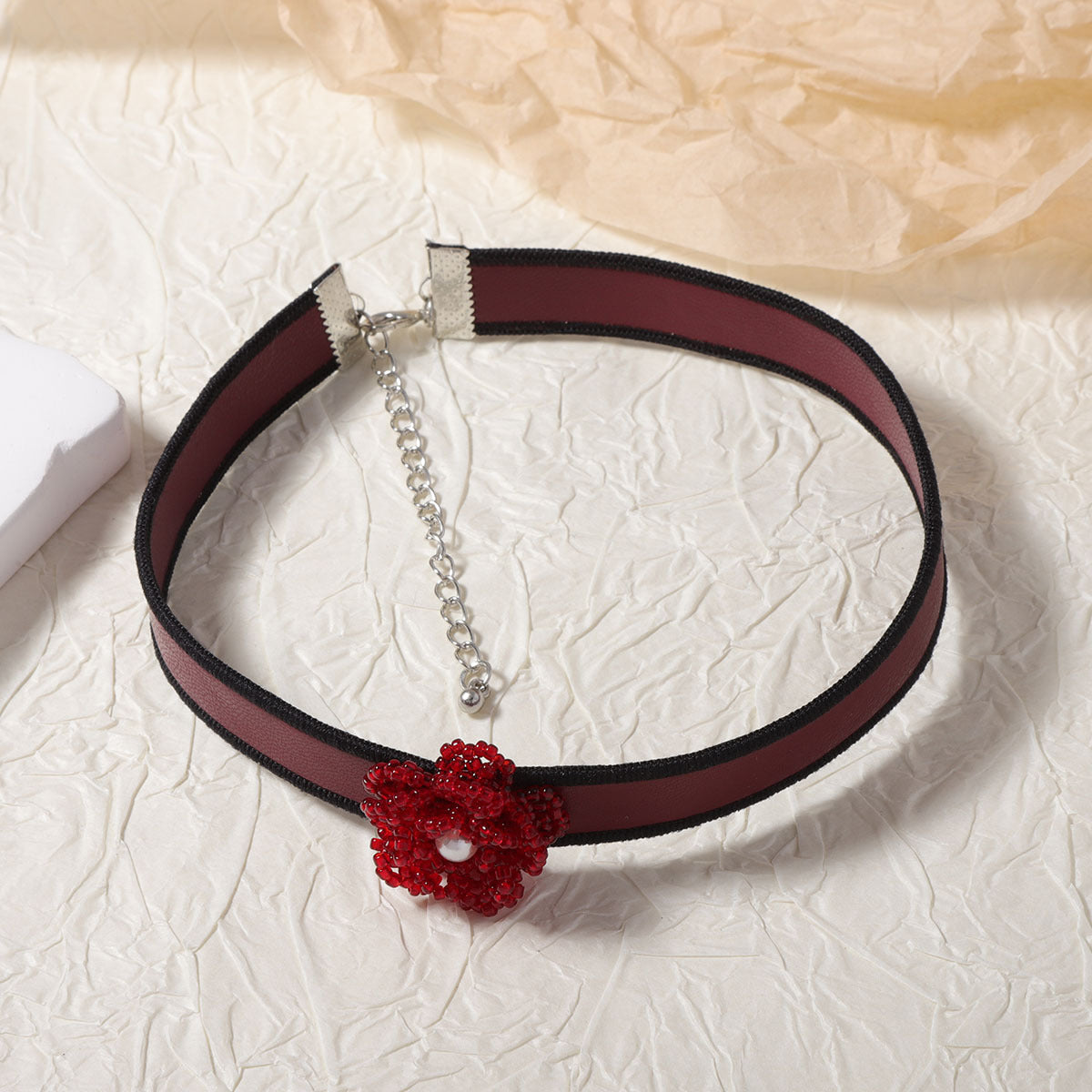 Schöne Halskette mit einzigartigem Stil