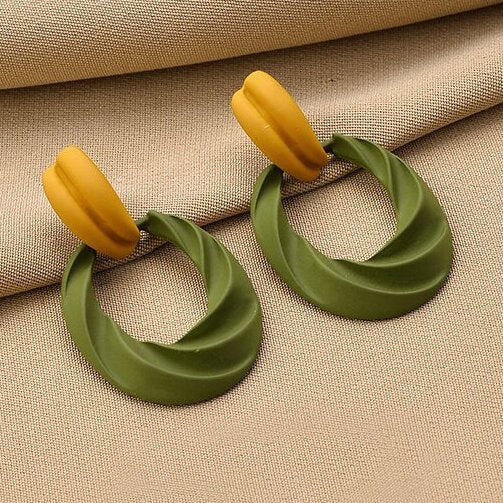 Atemberaubende Ohrring für den Alltag