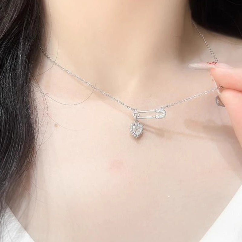 Schöne Halskette mit einzigartigem Stil