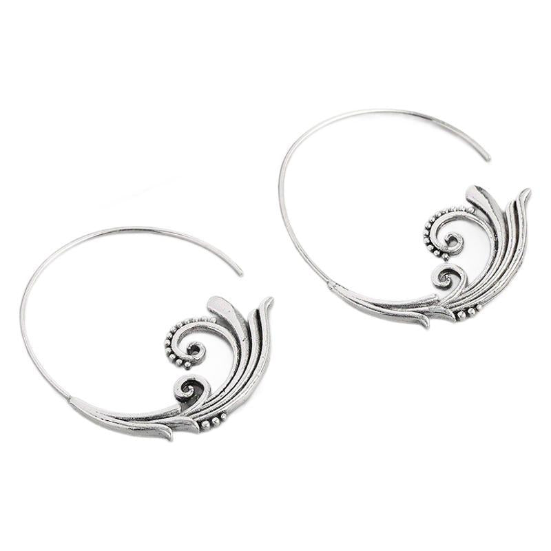 Zarte handwerkliche Ohrring