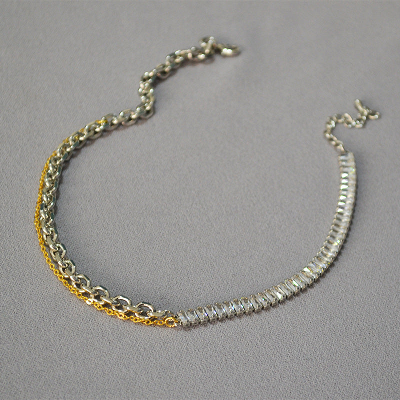 Schöne Gold Halskette mit einzigartigem Stil