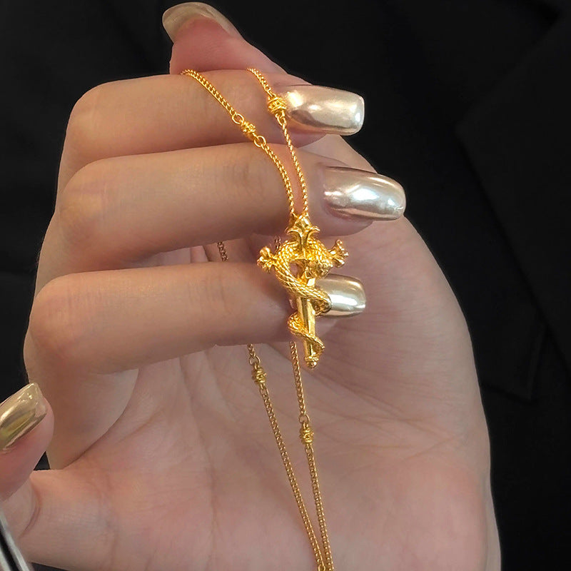 Zarte handwerkliche Halskette