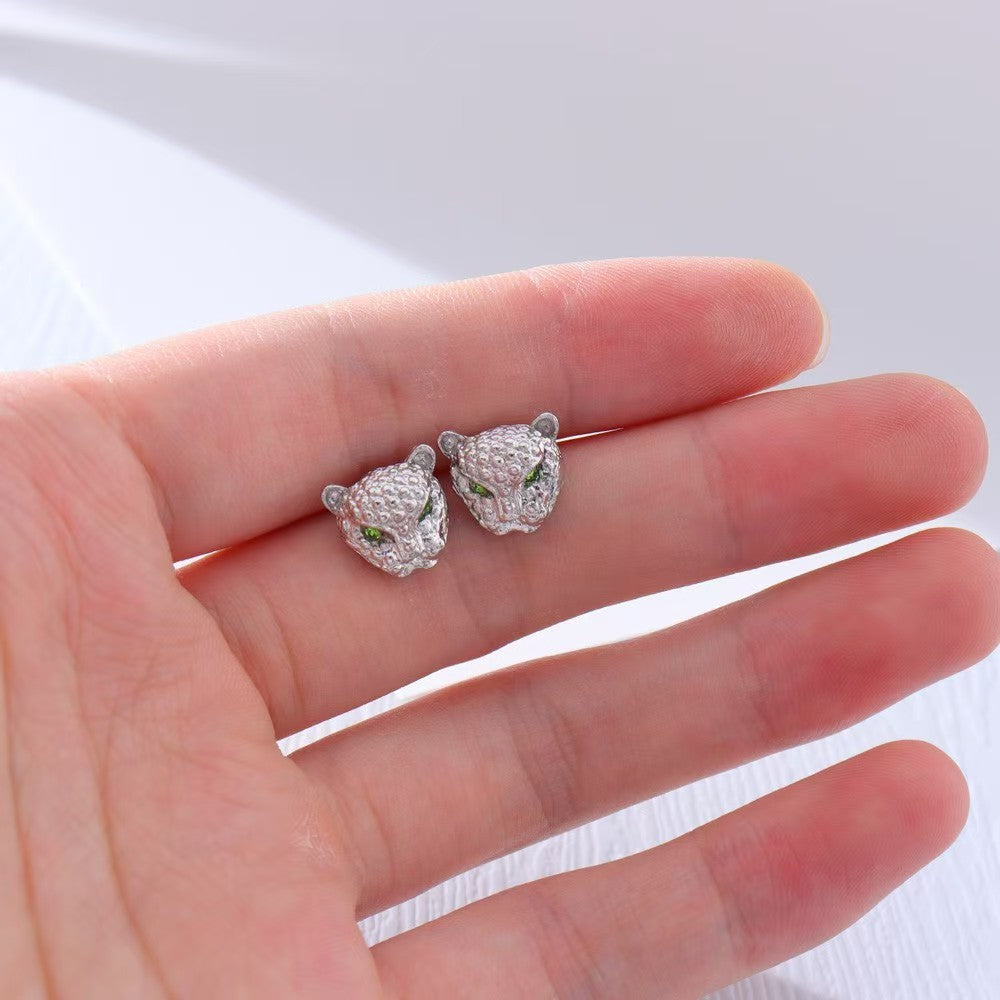 Schöne Ohrring mit einzigartigem Stil