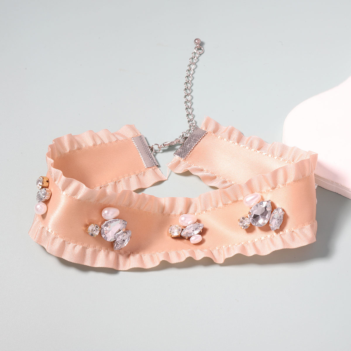 Schöne Perlen Halskette mit einzigartigem Stil