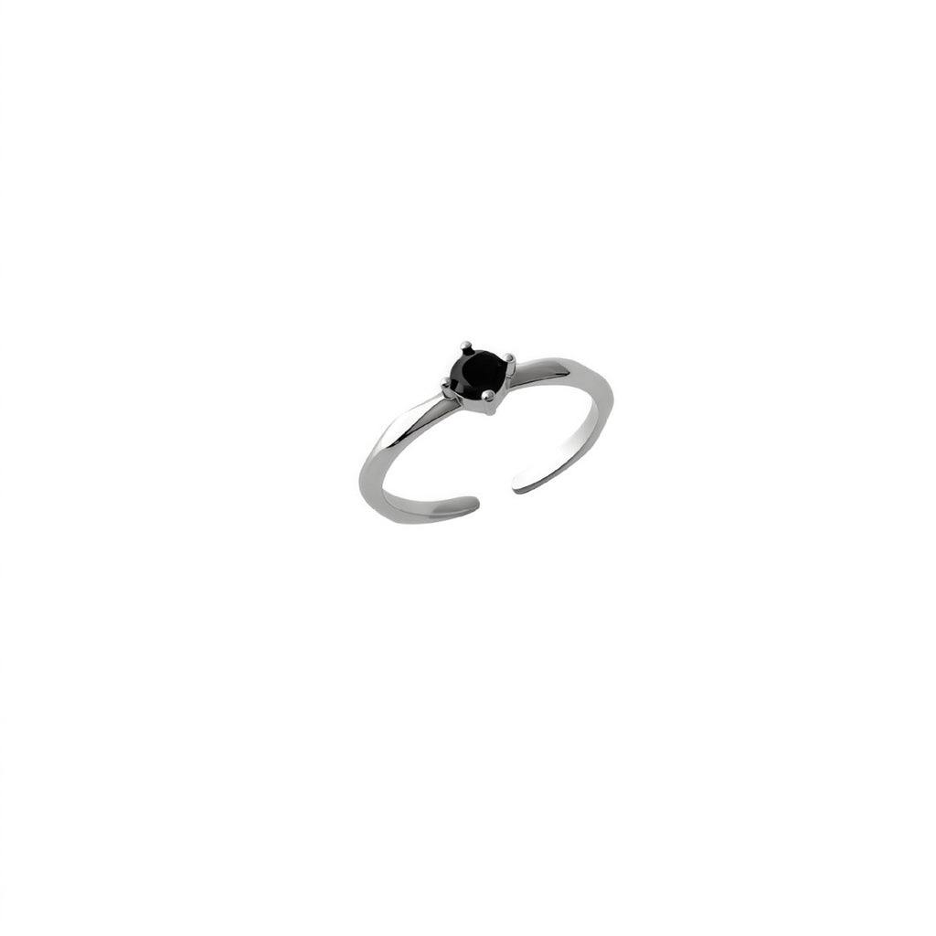 Zarte handwerkliche Ring