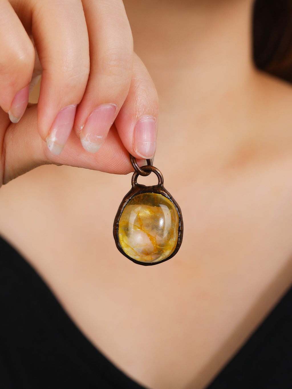 Zarte handwerkliche Halskette