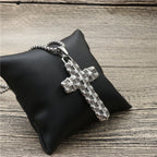 Schöne Halskette mit einzigartigem Stil