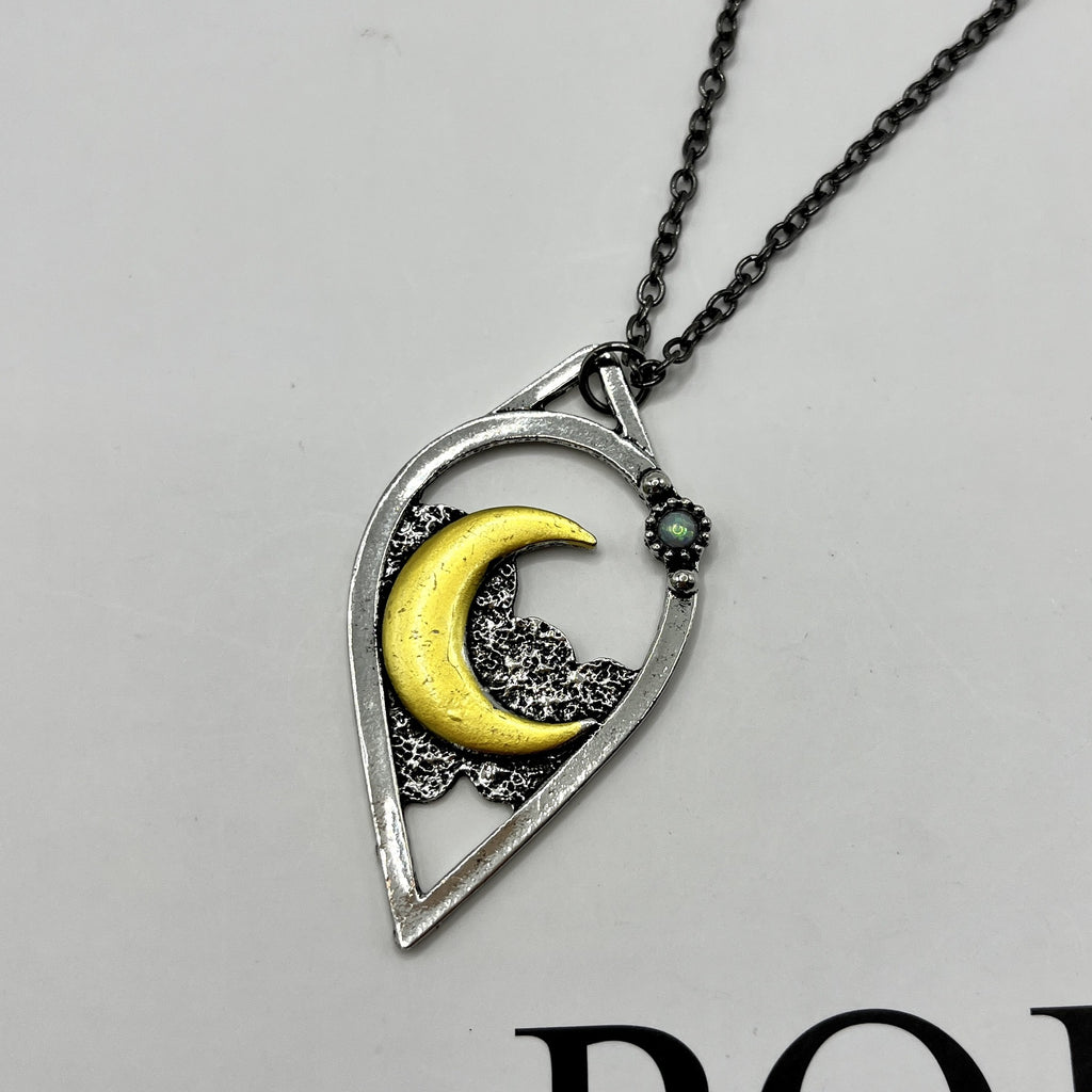 Schöne Halskette mit einzigartigem Stil