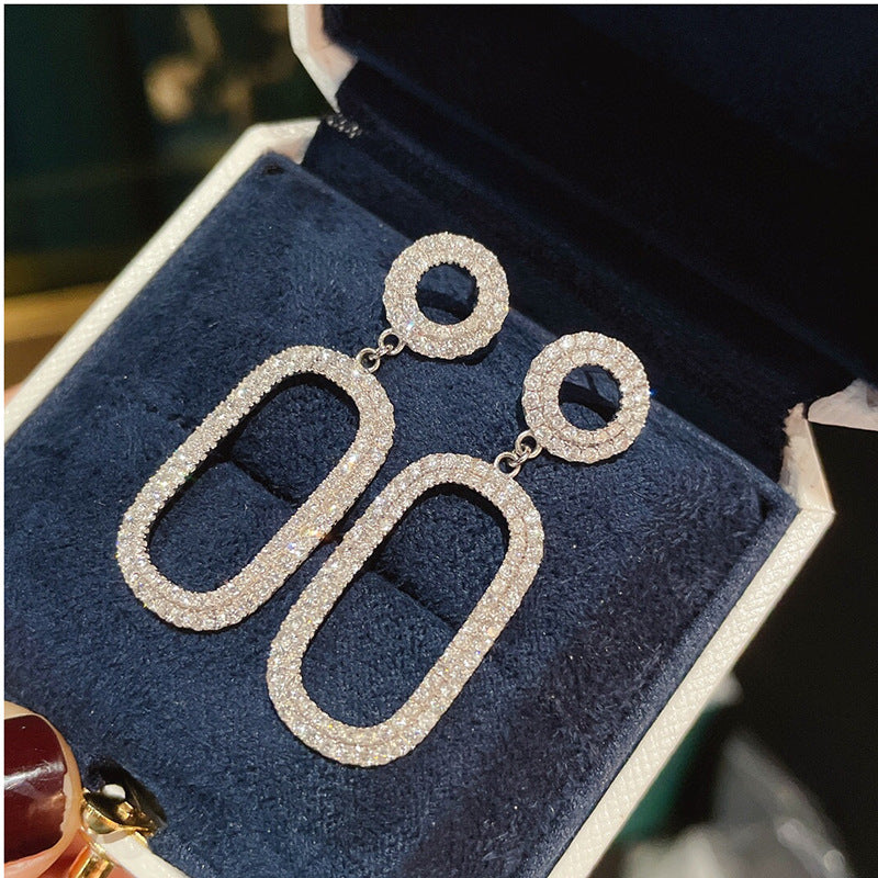 Atemberaubende Ohrring für den Alltag