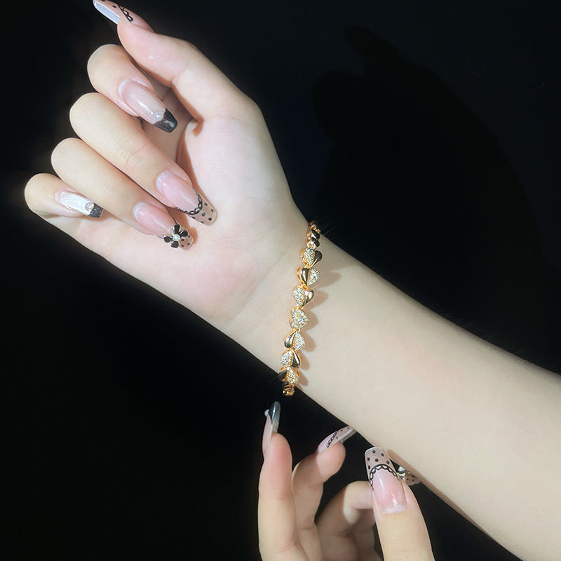 Schöne Armband mit einzigartigem Stil