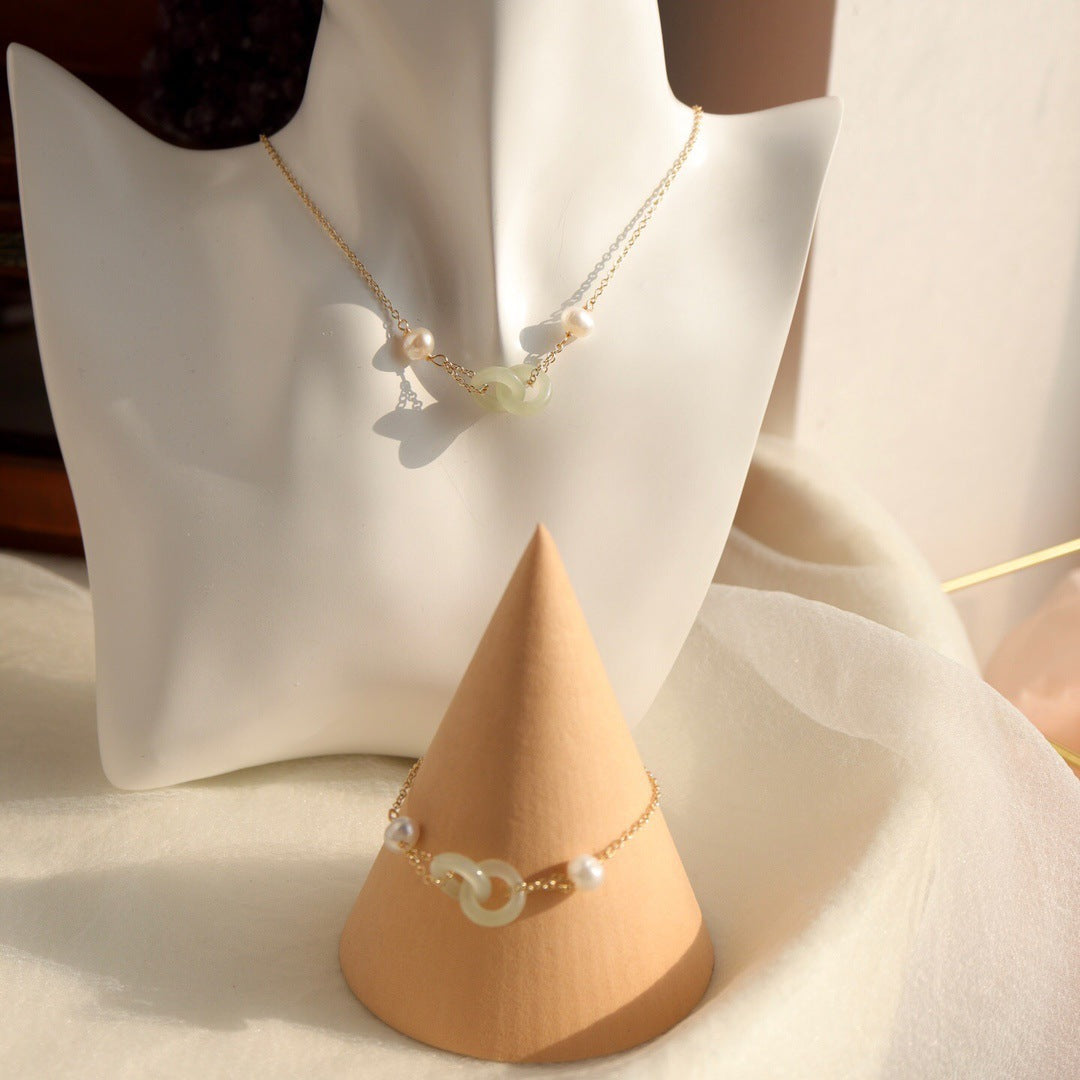 Schöne Halskette mit einzigartigem Stil