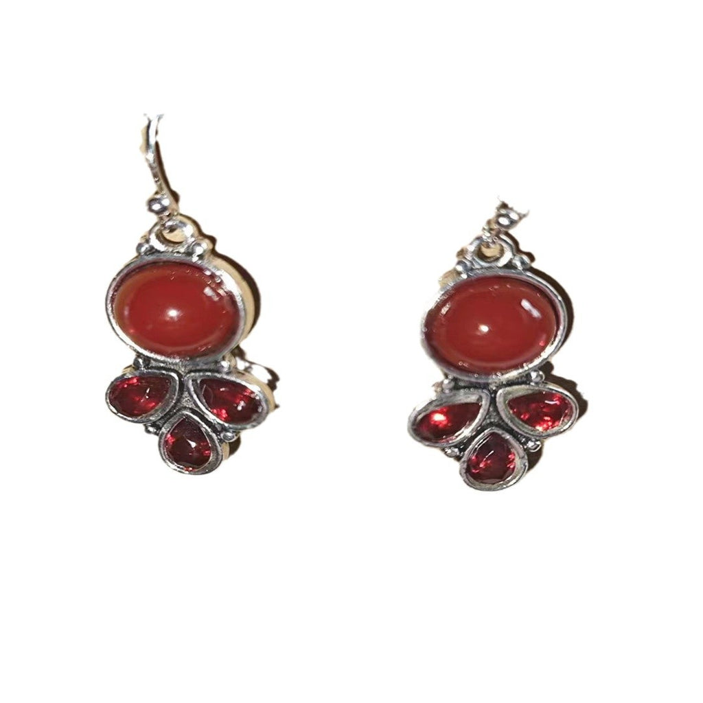 Zarte handwerkliche Ohrring